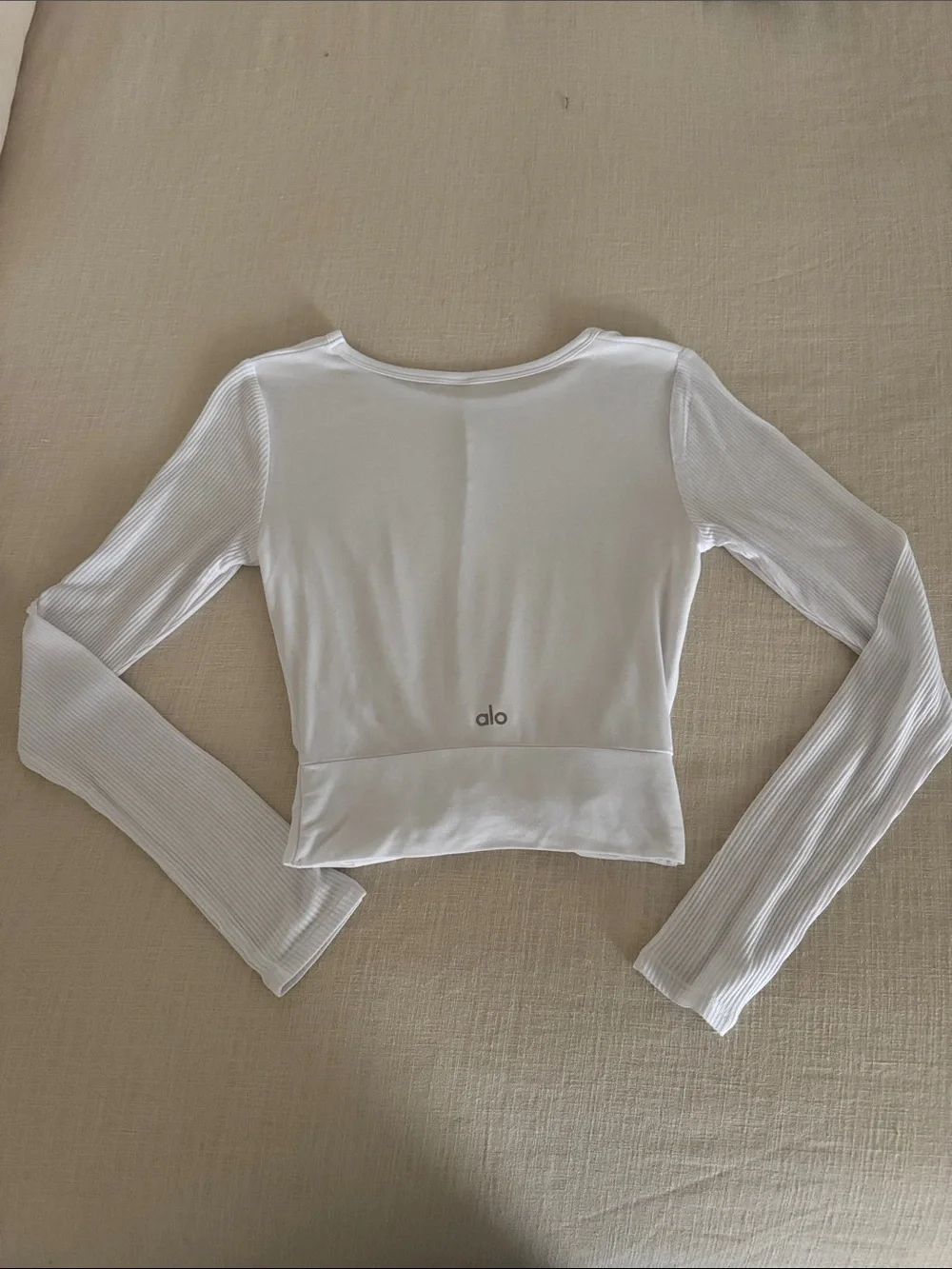 ALO Yoga White Twist-Front Long Sleeve Crop Top